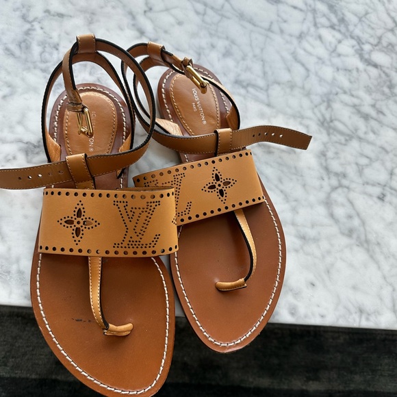 Louis Vuitton sandles. - Picture 6 of 8